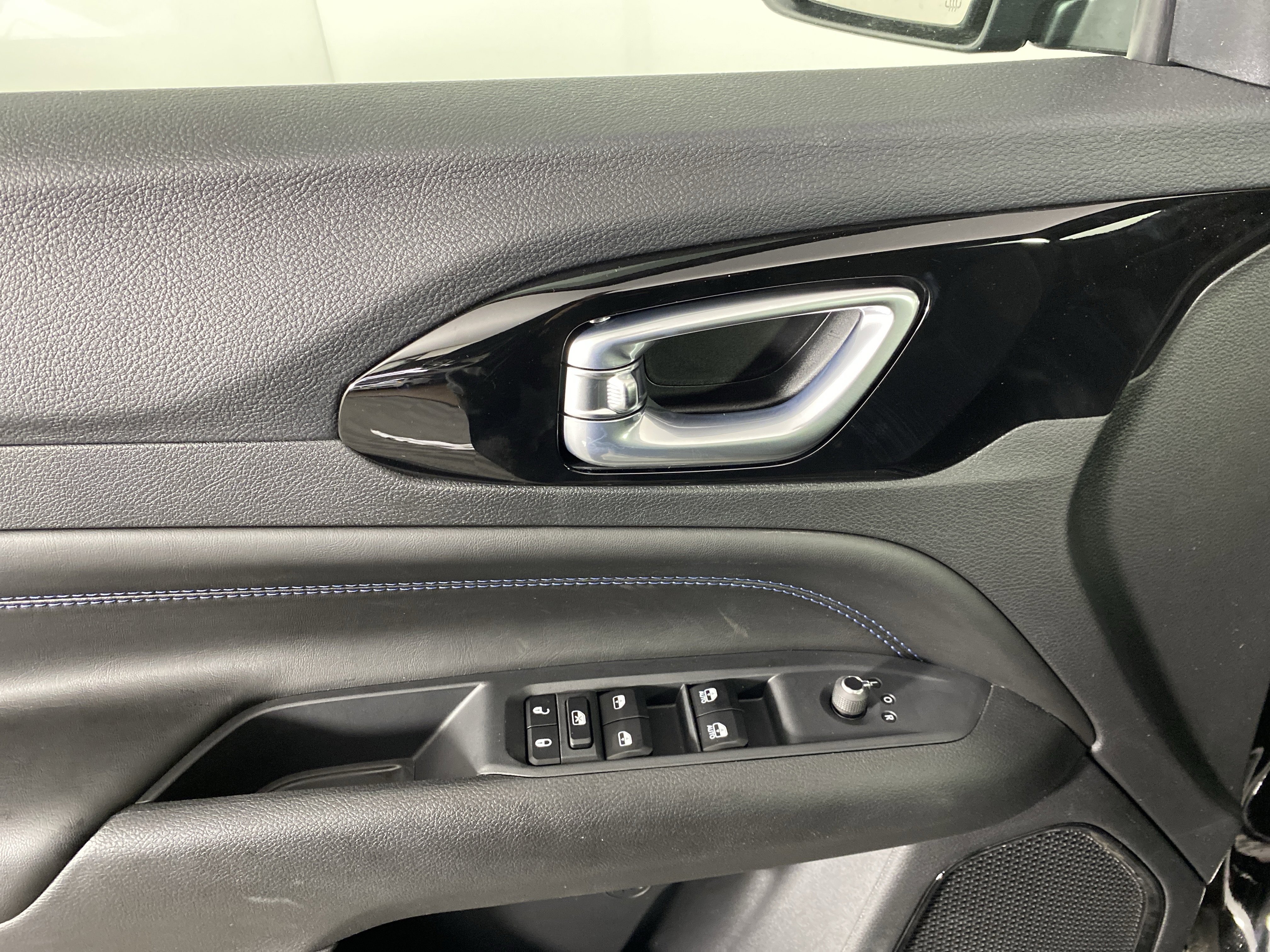 New 2026 Jeep Compass Limited image 13