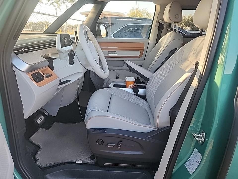 Used 2025 Volkswagen ID. Buzz Pro S Plus image 3
