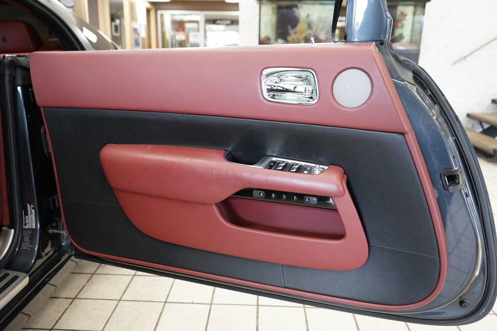 Used 2016 Rolls-Royce Wraith image 31