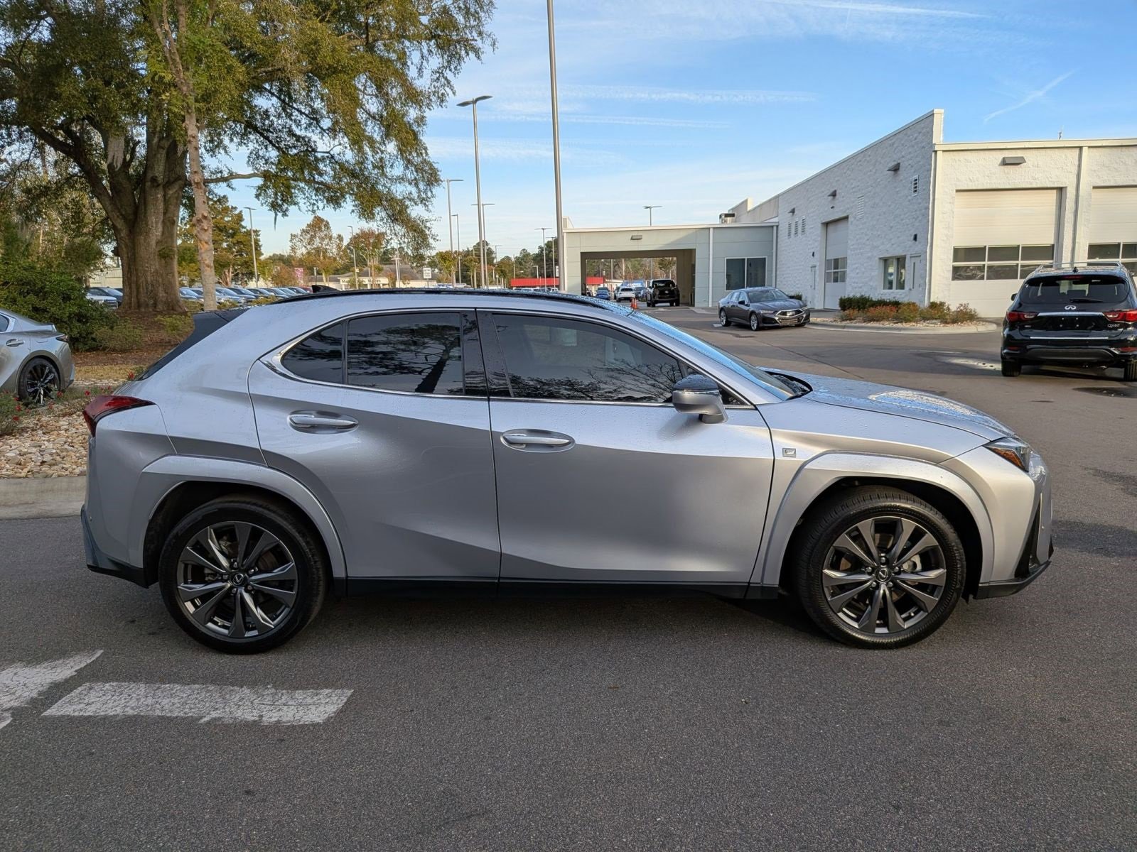 Used 2023 Lexus UX 250h F Sport image 2