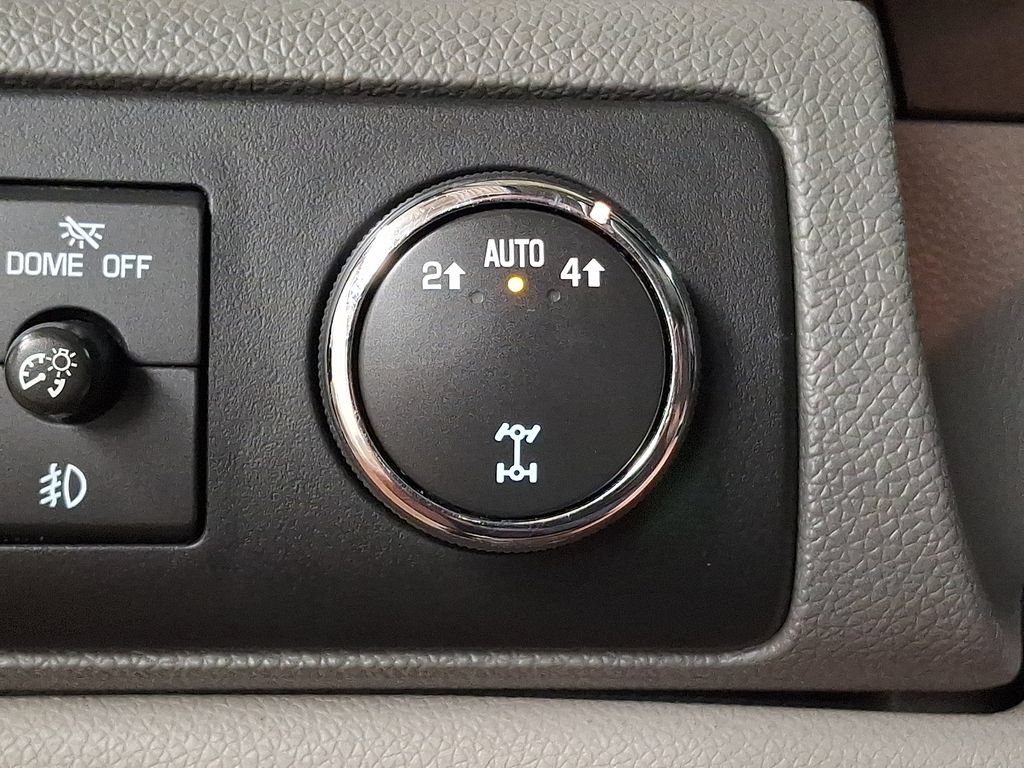 Used 2013 Chevrolet Tahoe LT w/ Luxury Package AWD/4WD image 22
