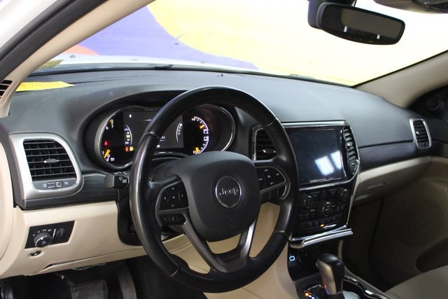 Used 2022 Jeep Grand Cherokee Laredo E AWD/4WD image 11
