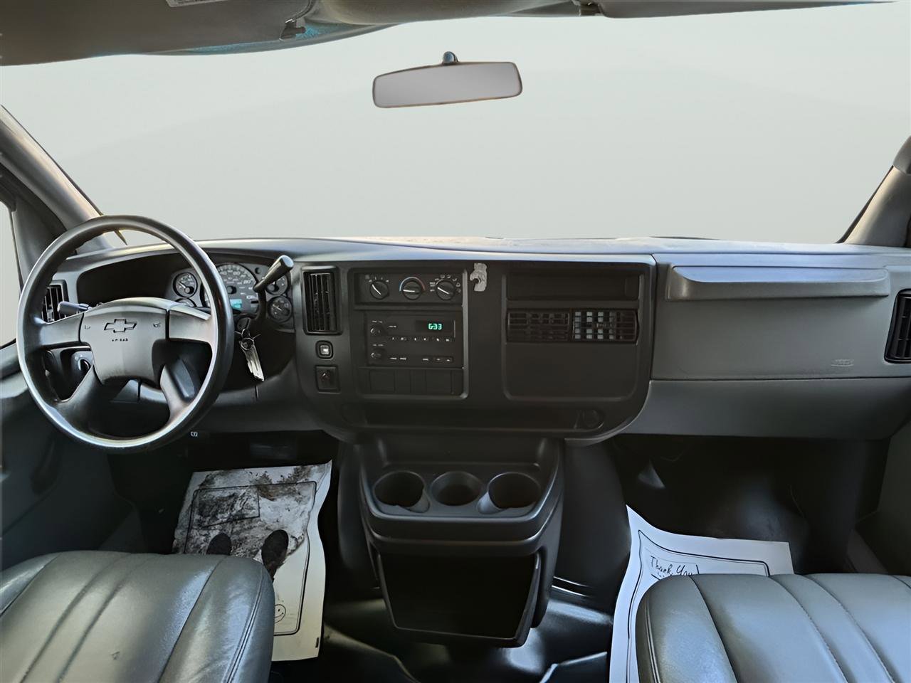 Used 2005 Chevrolet Express 1500 image 17