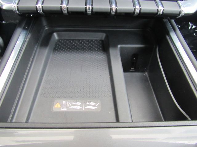 Used 2025 GMC Acadia Elevation image 47