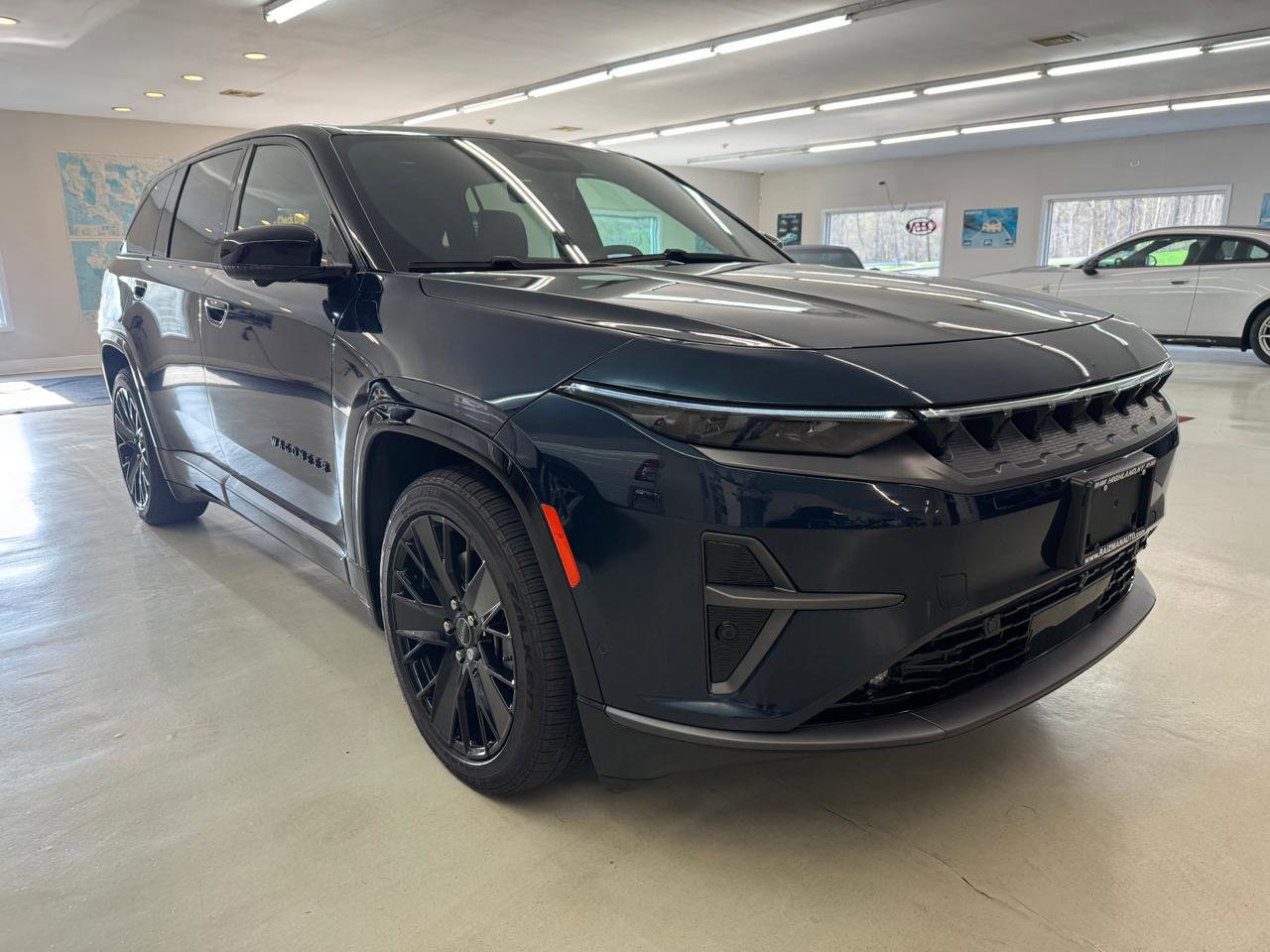 Used 2024 Jeep Wagoneer Launch Edition AWD/4WD image 4