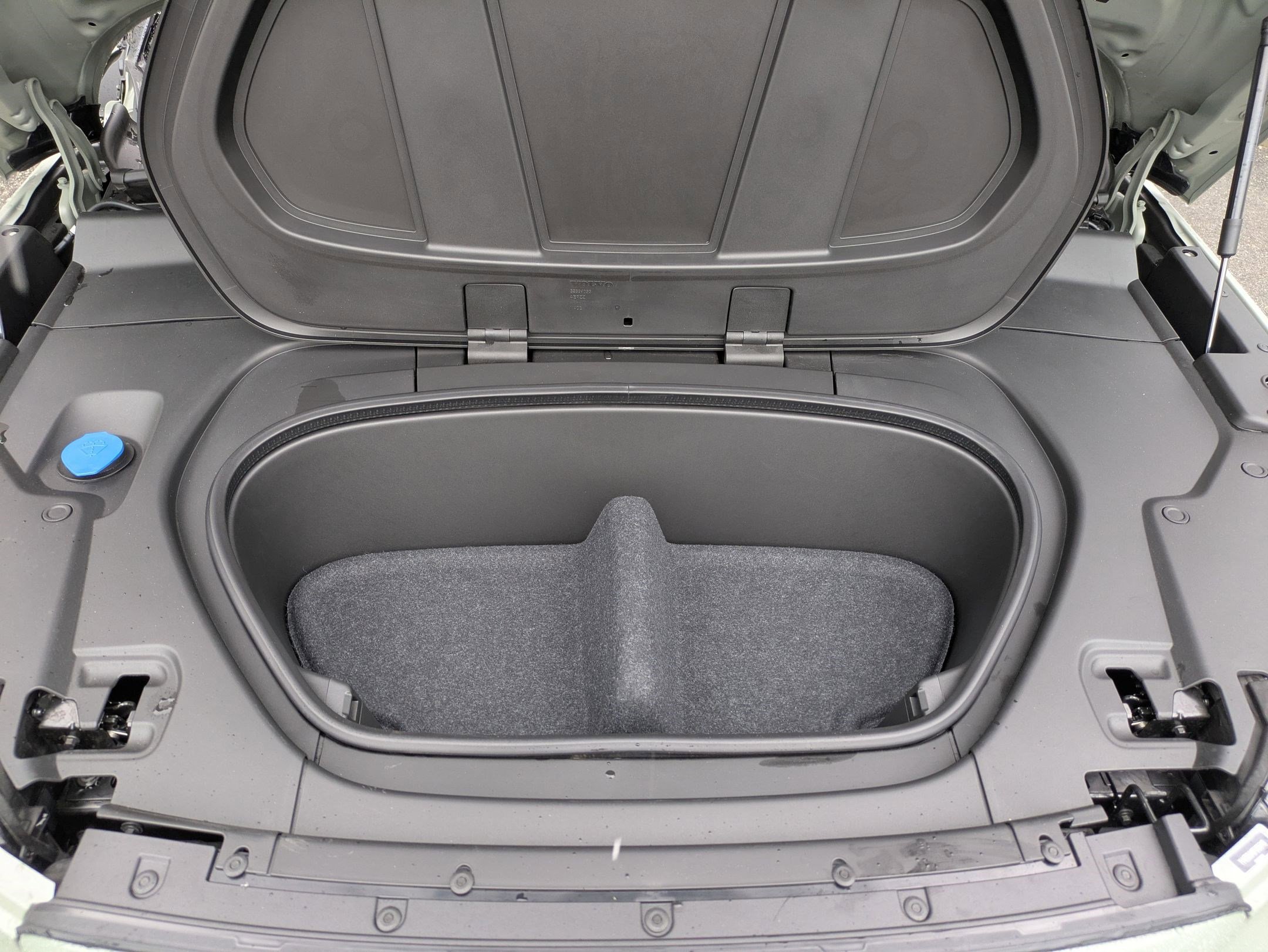 Used 2023 Volvo XC40 Recharge Ultimate image 31