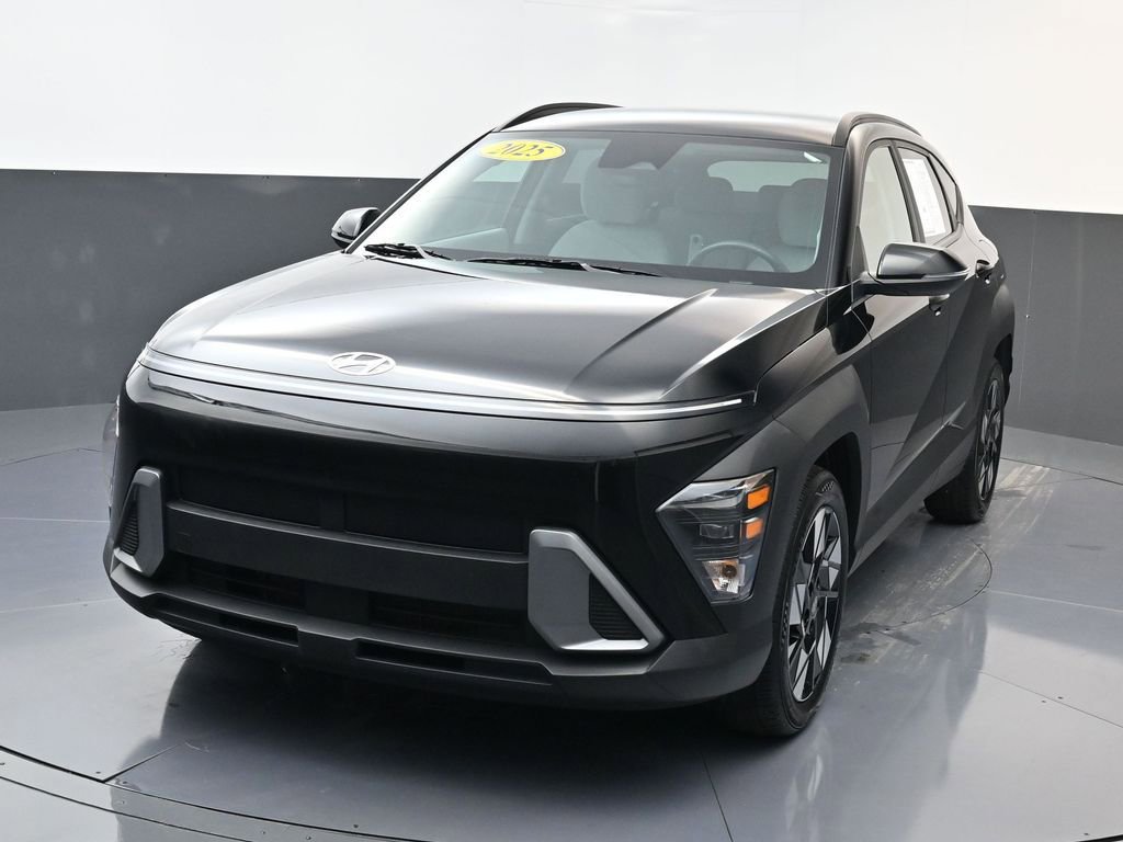 Certified 2025 Hyundai Kona SEL image 8