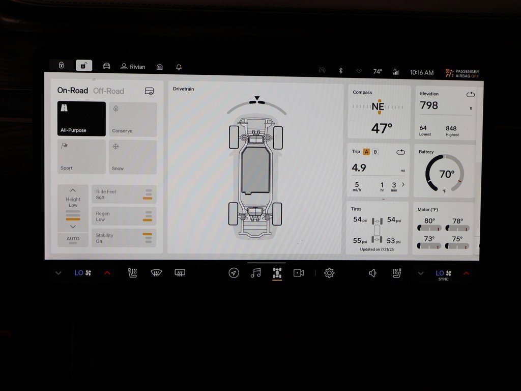 Used 2022 Rivian R1T Adventure image 44