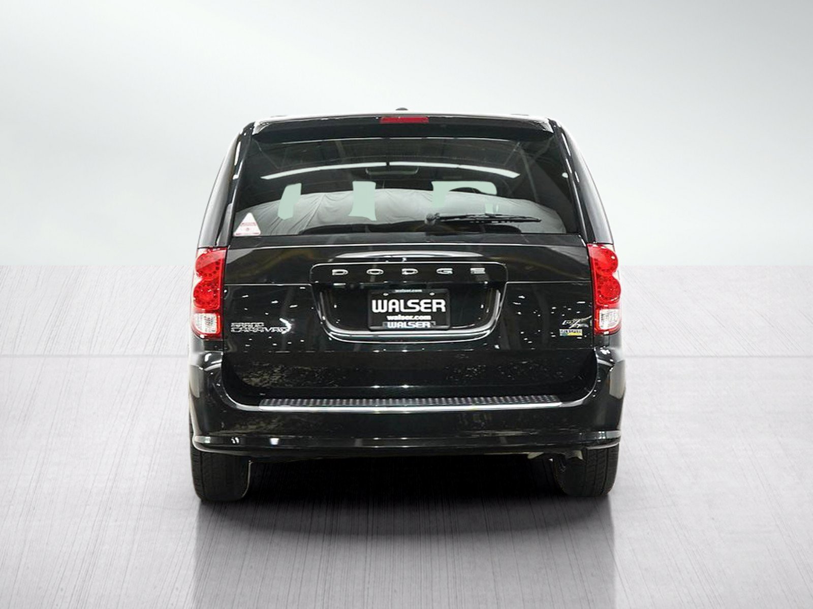 Used 2016 Dodge Grand Caravan R/T FWD image 4