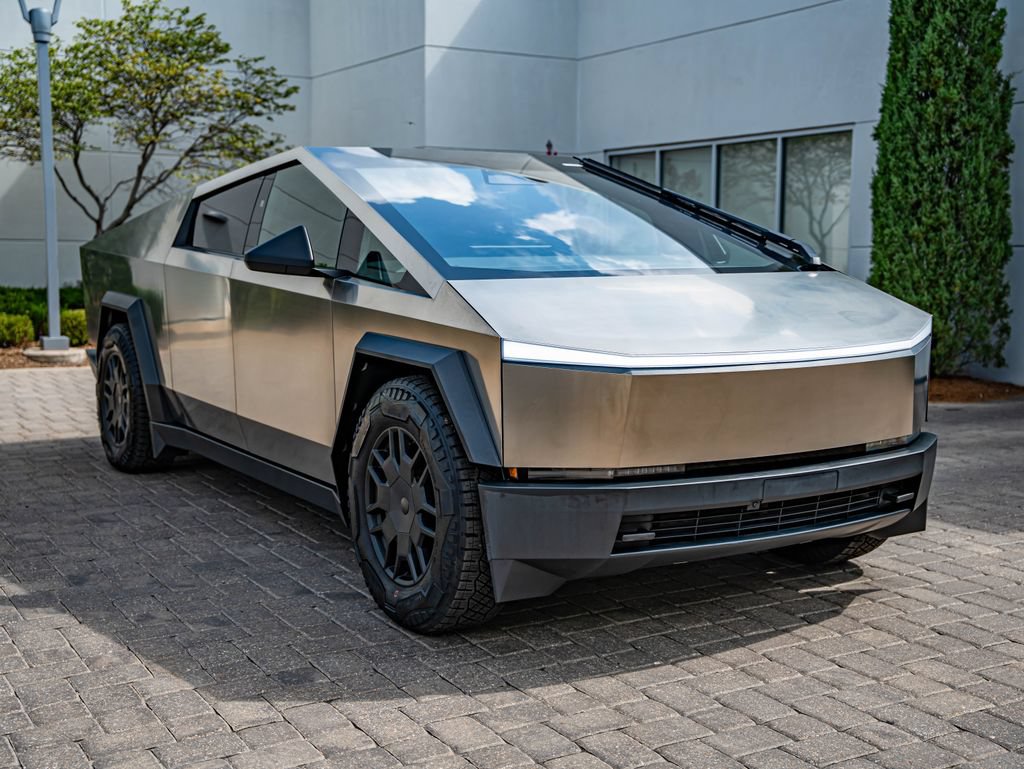 Used 2024 Tesla Cybertruck AWD Crew Cab image 3