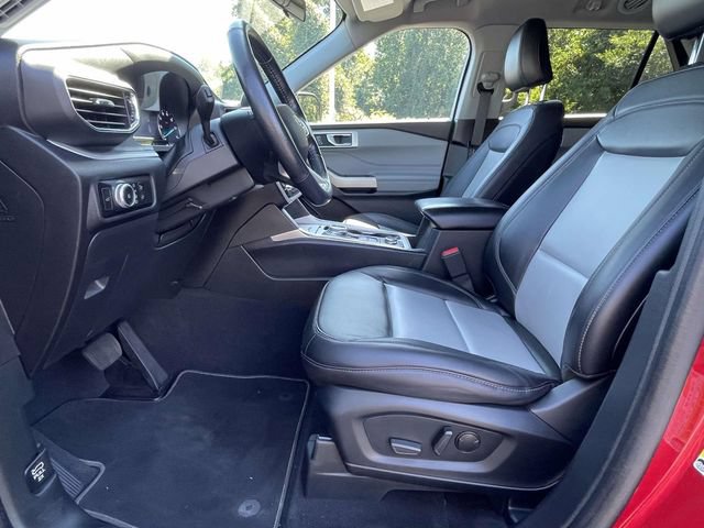 Used 2023 Ford Explorer XLT w/ Equipment Group 202A AWD/4WD image 9