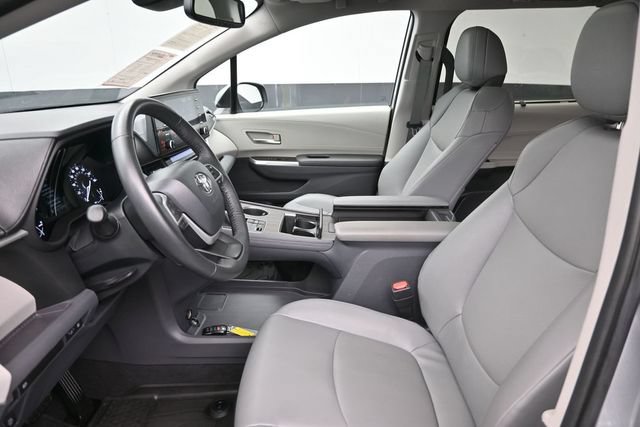 Certified 2023 Toyota Sienna XLE w/ Protection Package (TMS) FWD image 14