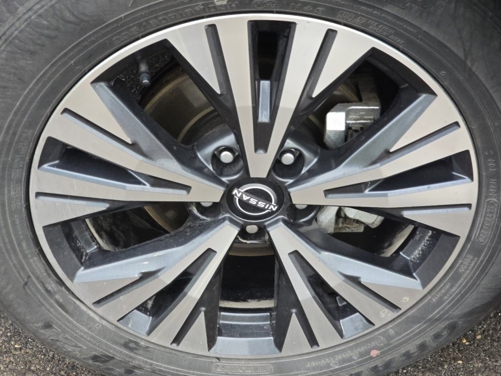 Certified 2023 Nissan Rogue SV image 15