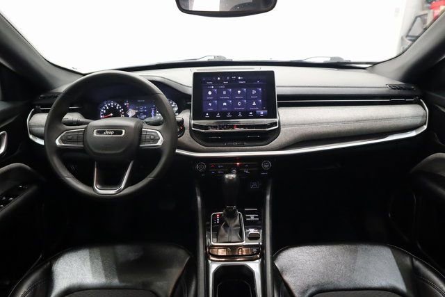 Used 2023 Jeep Compass Latitude image 16