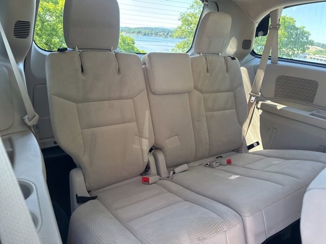 Used 2019 Dodge Grand Caravan SE w/ UConnect Hands-Free Group FWD image 11