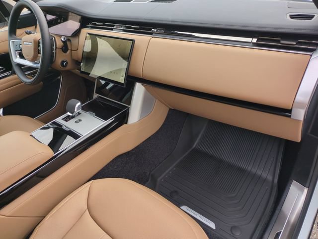New 2026 Land Rover Range Rover Long Wheelbase SE AWD/4WD image 19