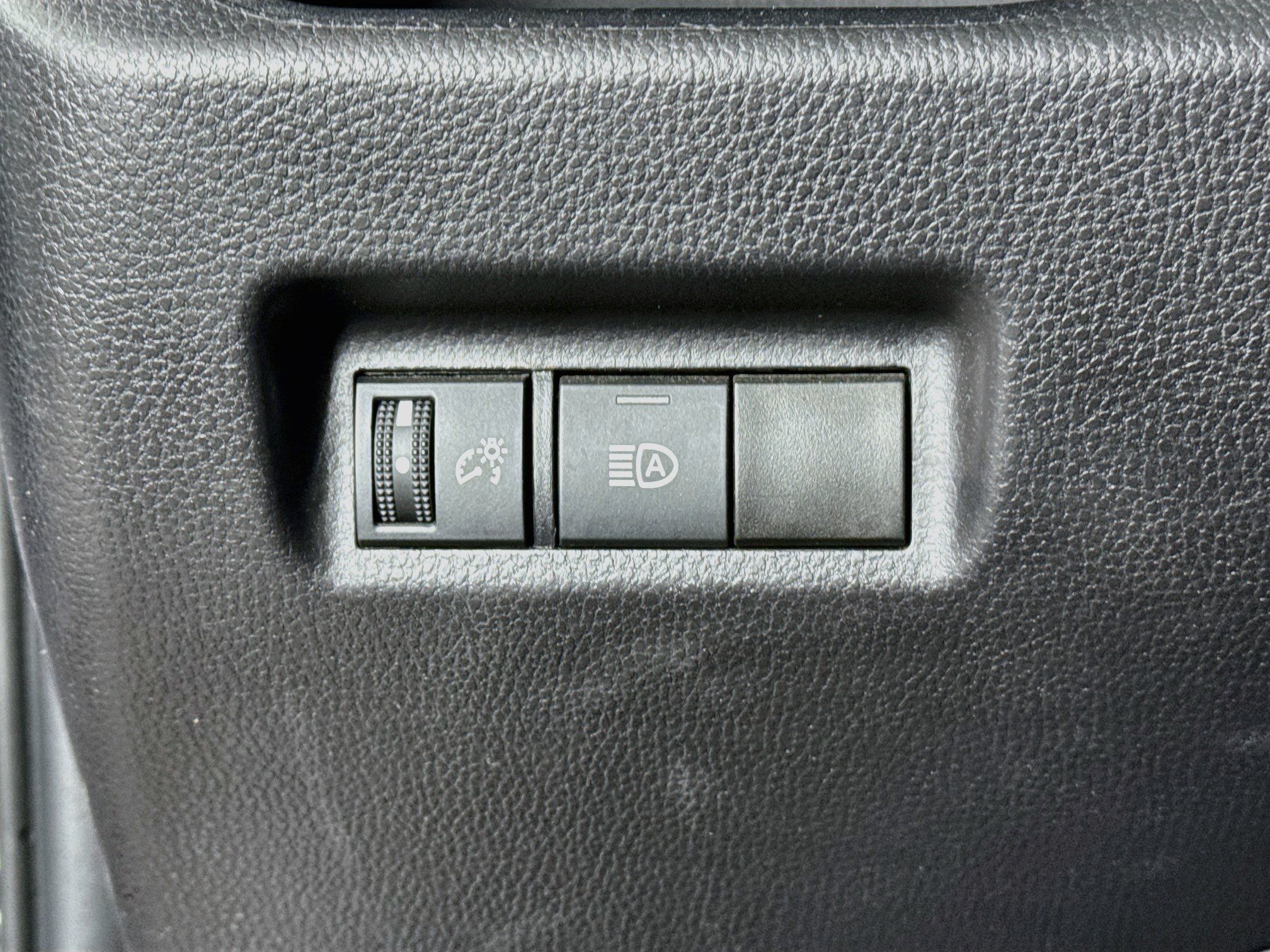Certified 2025 Toyota RAV4 LE AWD/4WD image 10