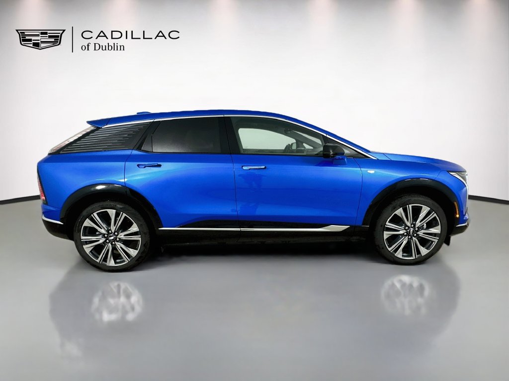 New 2027 Cadillac Optiq Premium Luxury w/ LPO, Floor Liner Package AWD/4WD image 4