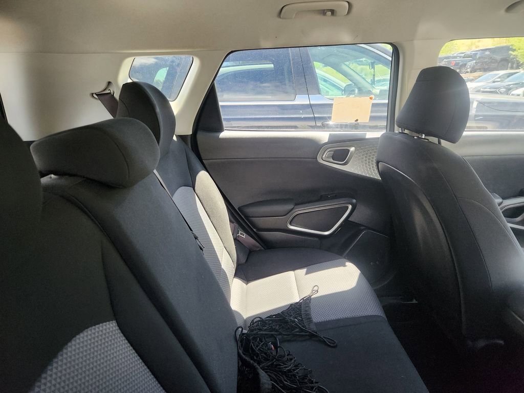 Certified 2023 Kia Soul LX w/ LX Technology Package FWD image 8