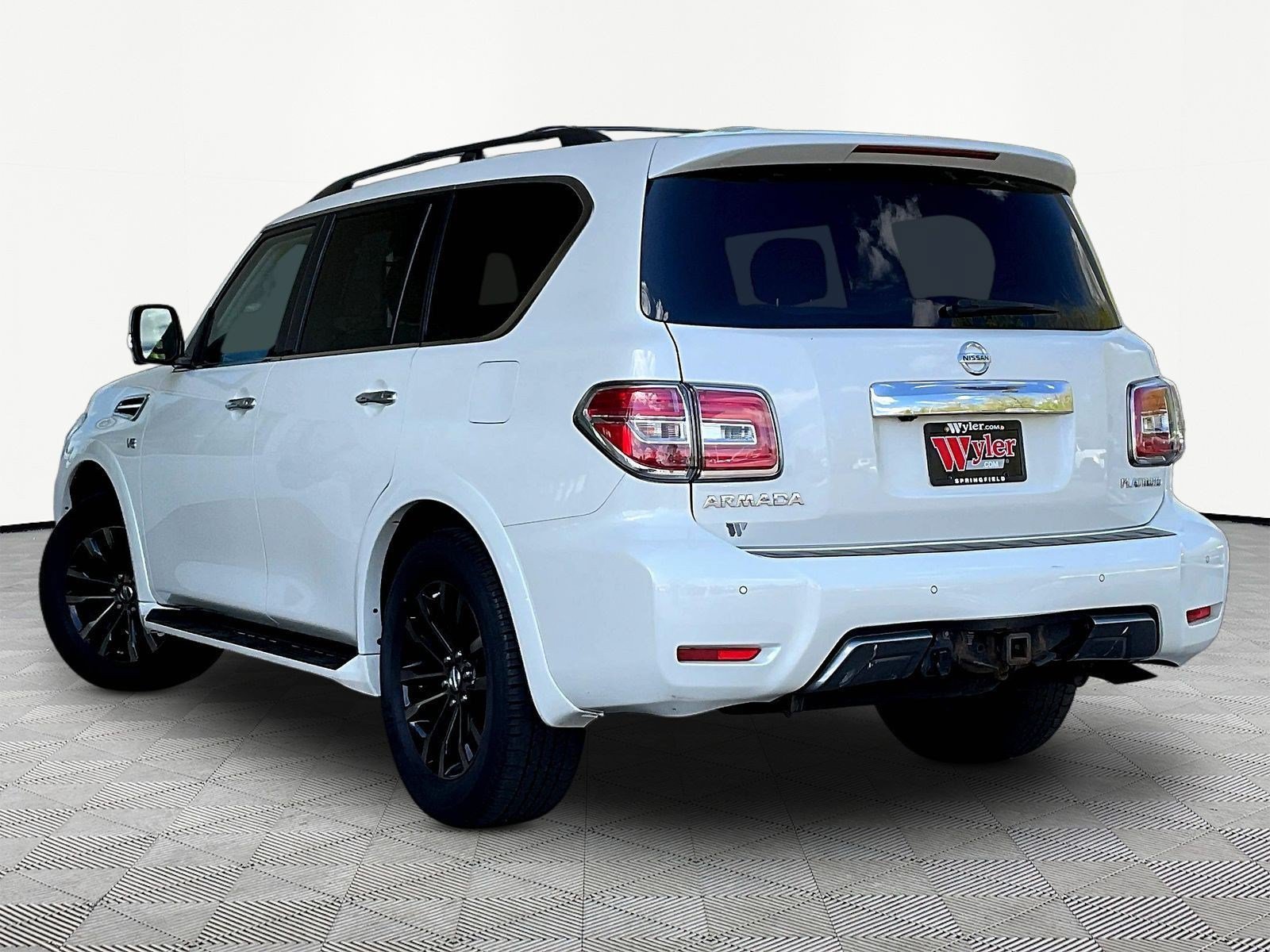 Used 2020 Nissan Armada Platinum w/ Captain's Chairs Package AWD/4WD image 4