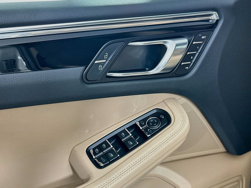 New 2026 Porsche Macan AWD/4WD image 20