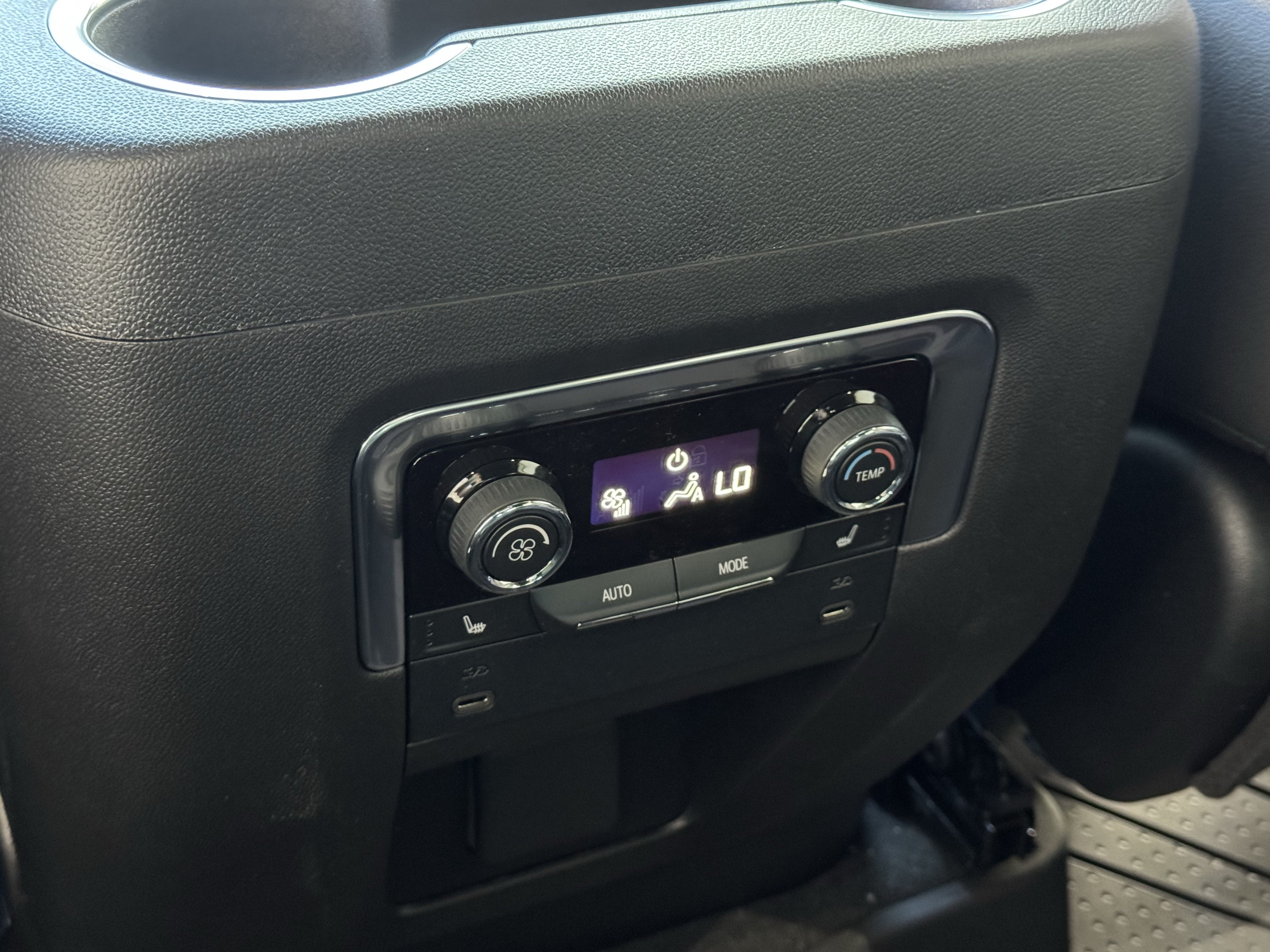 New 2026 Chevrolet Suburban High Country AWD/4WD image 16