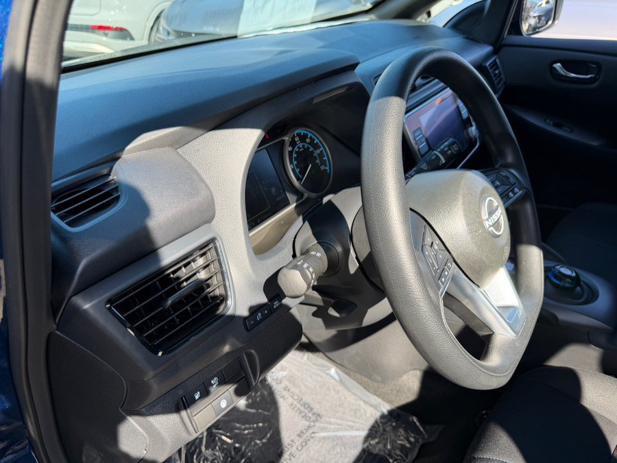 Used 2025 Nissan Leaf S FWD image 10