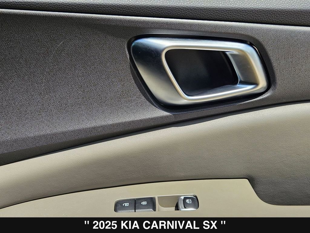 Used 2025 Kia Carnival SX FWD image 32