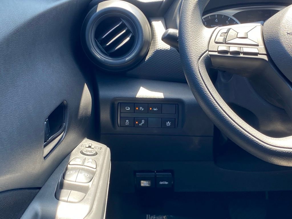 New 2025 Nissan Kicks Play S image 24