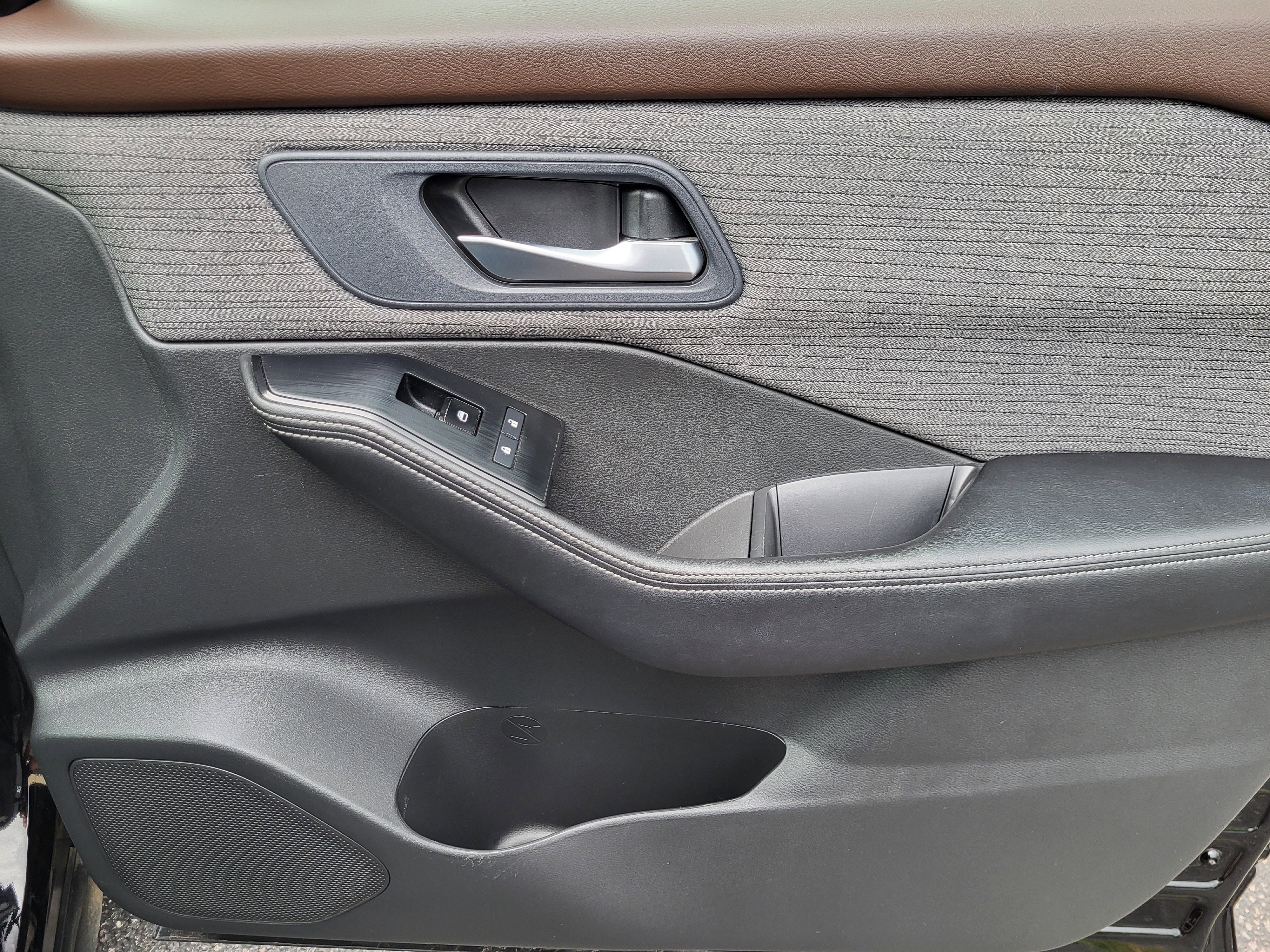 Used 2022 Nissan Rogue SV image 17