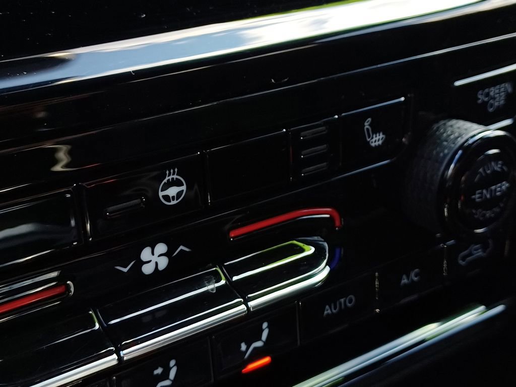 Used 2025 Jeep Grand Cherokee Limited w/ Black Appearance Package image 29