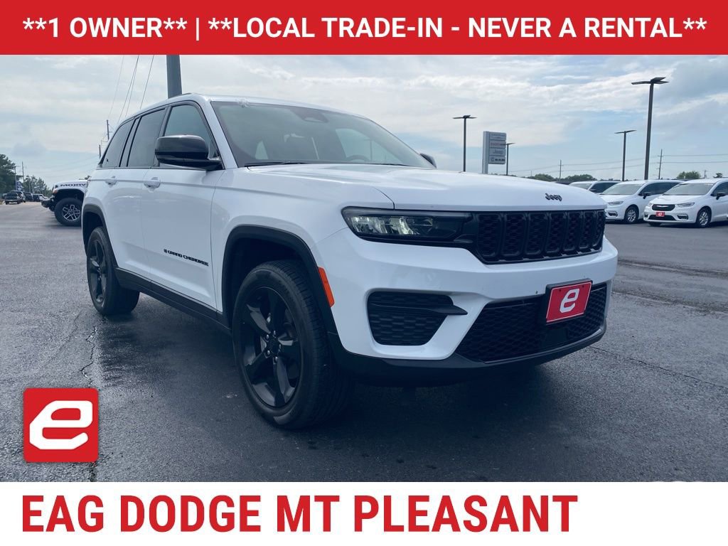 Used 2023 Jeep Grand Cherokee Altitude AWD/4WD image 1