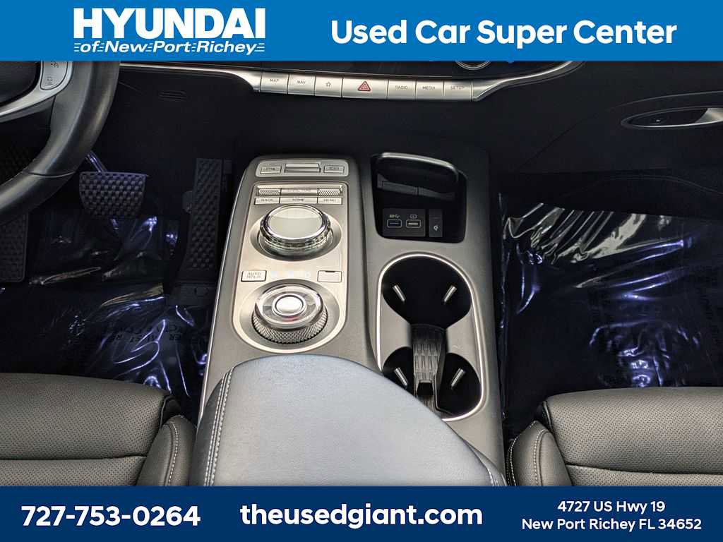 Used 2022 Genesis GV70 2.5T w/ Select Package AWD/4WD image 24