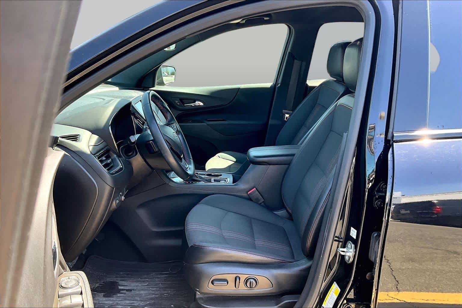 Used 2023 Chevrolet Equinox RS FWD image 7