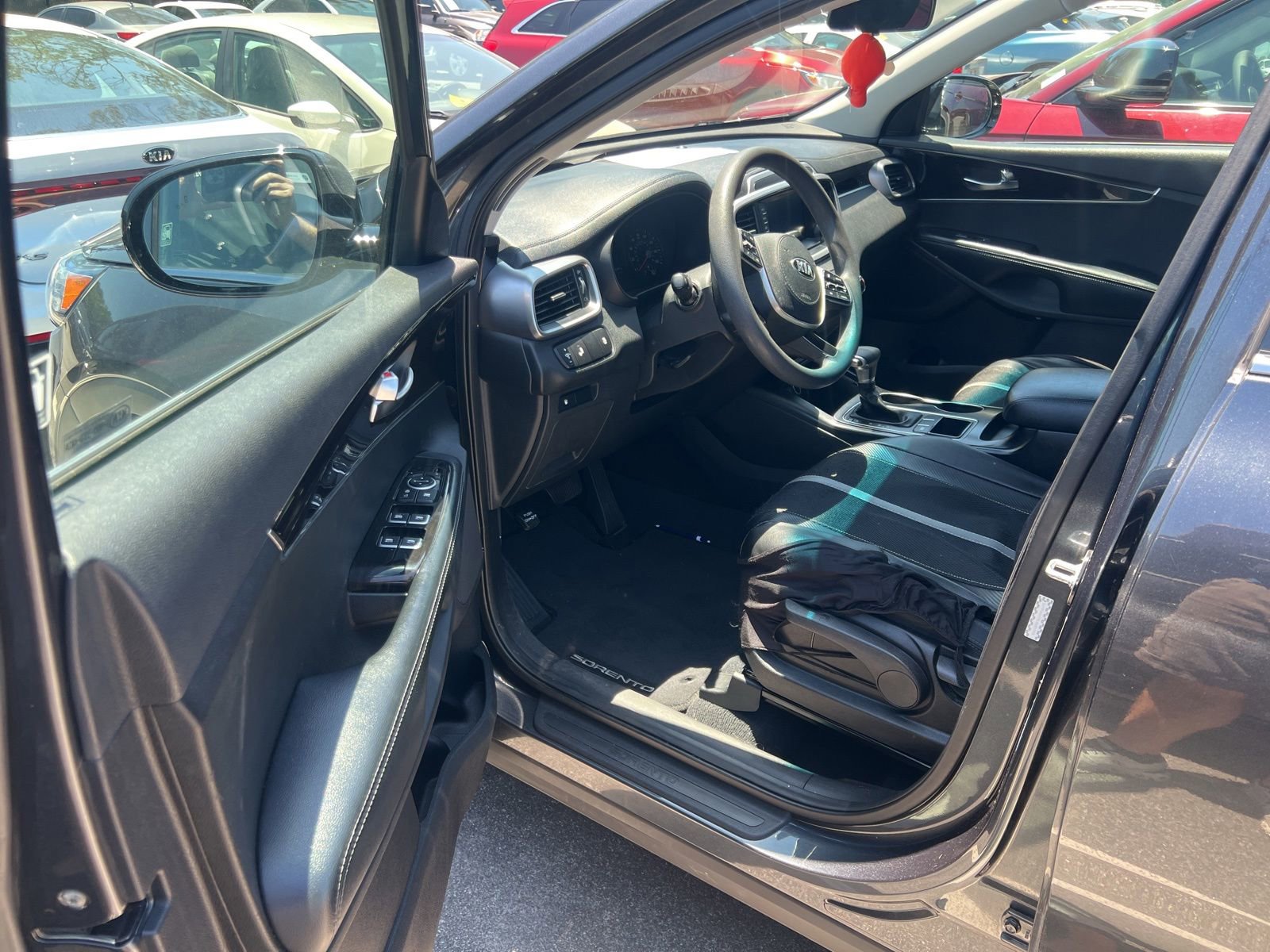 Used 2020 Kia Sorento LX FWD image 5