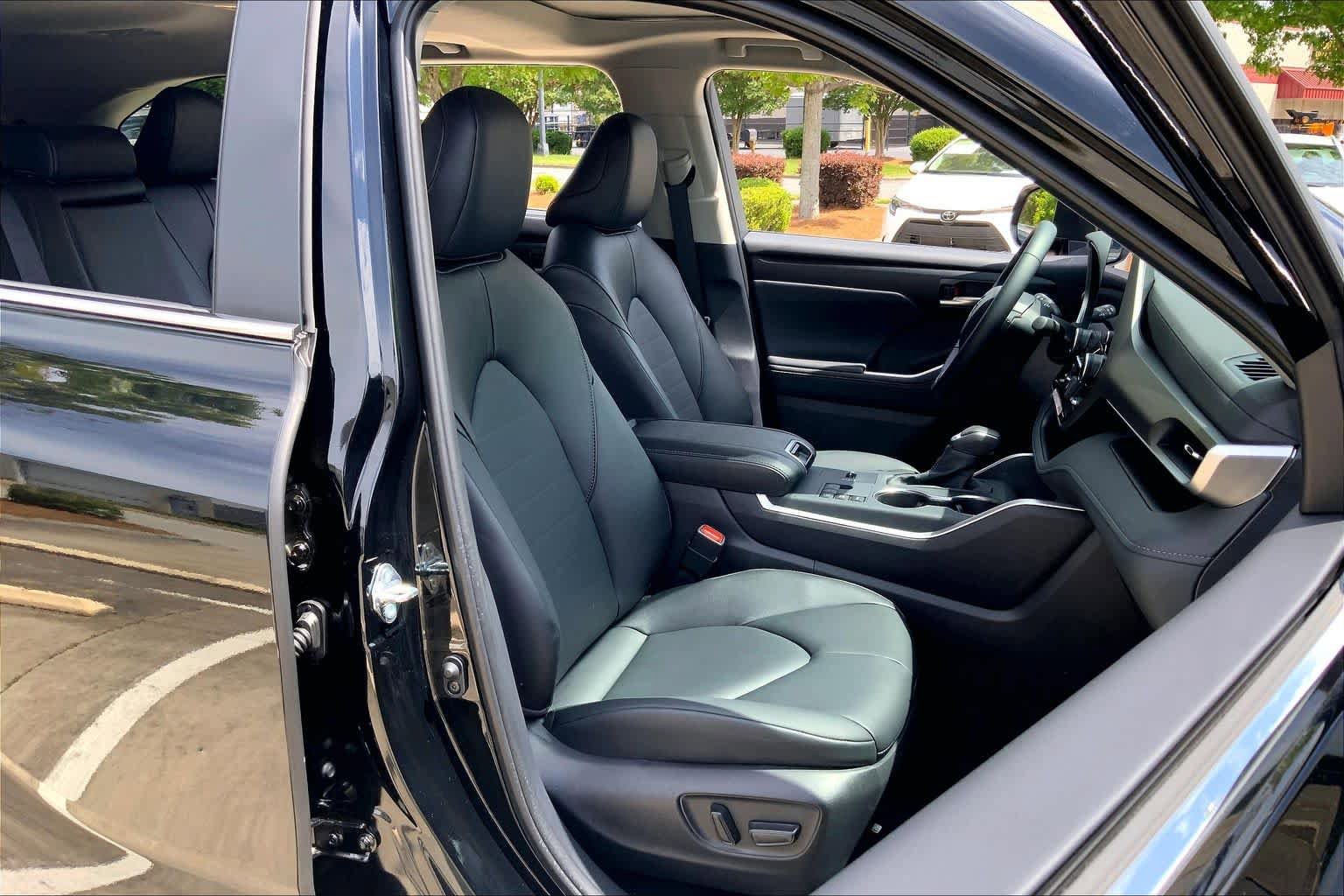 Certified 2026 Toyota Highlander XLE AWD/4WD image 9