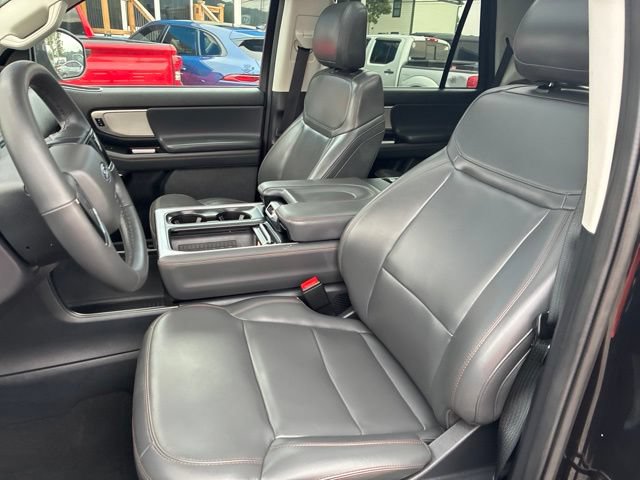 Used 2025 Ford Expedition Active AWD/4WD image 65