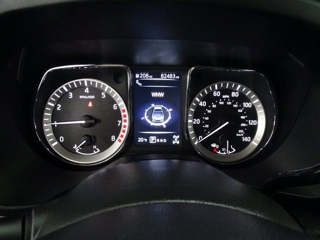 Used 2017 Nissan Titan SL w/ SL Towing Convenience Package image 15