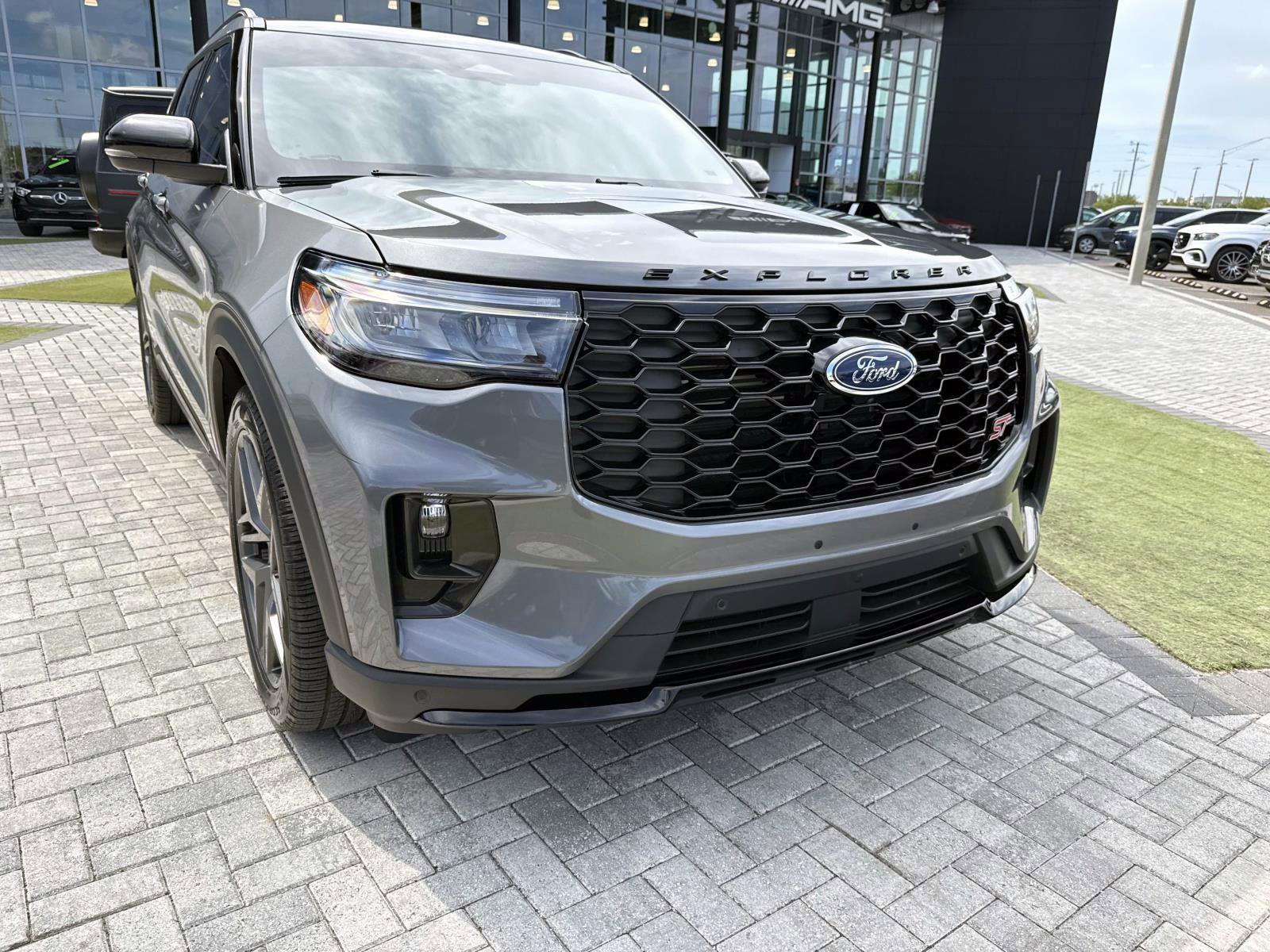 Used 2025 Ford Explorer ST w/ Sun And Sound Package AWD/4WD image 9