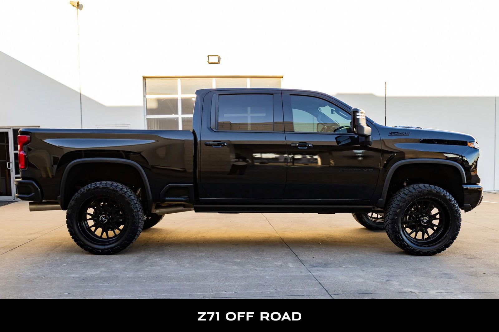 Used 2024 Chevrolet Silverado 2500 LTZ w/ LTZ Plus Package image 11