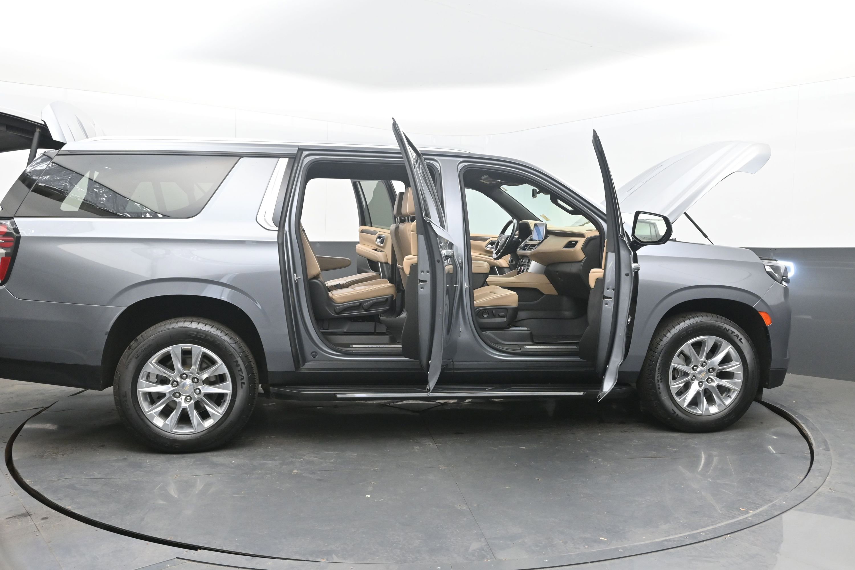 Used 2021 Chevrolet Suburban Premier image 46