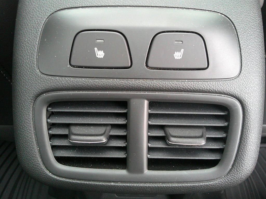 Used 2023 Buick Envision Avenir image 23