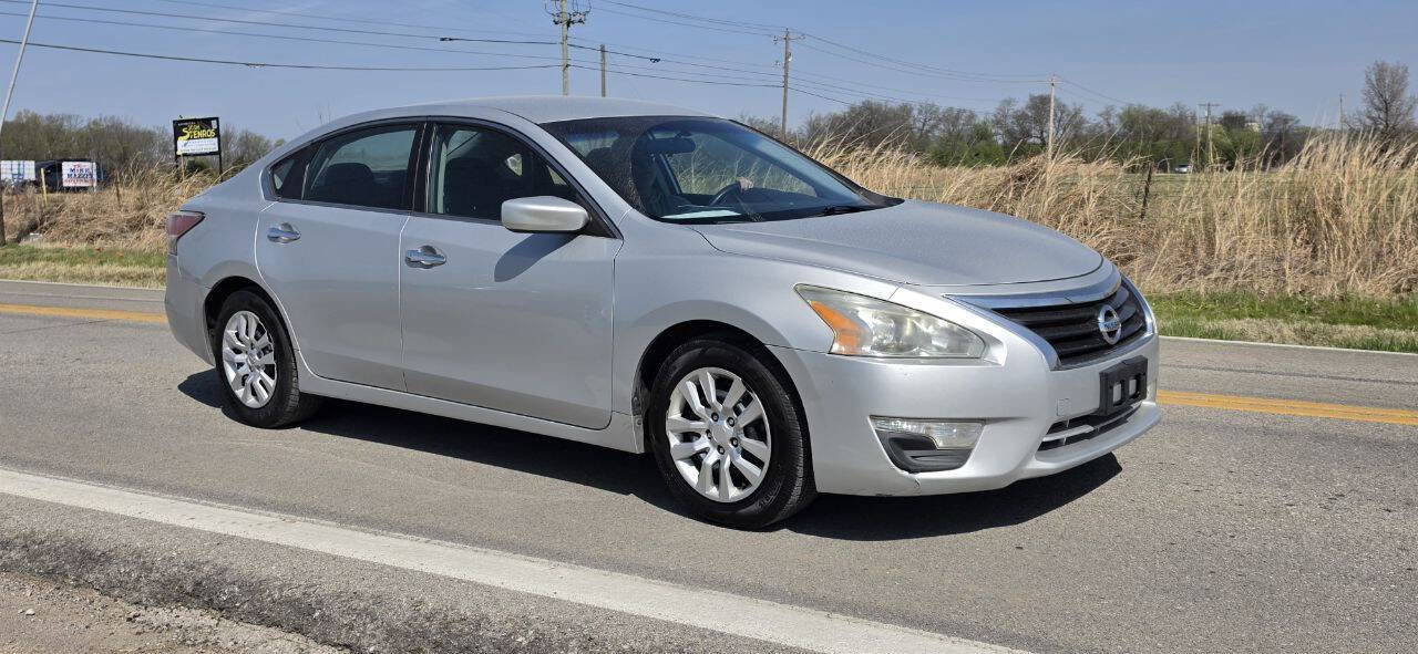 Used 2015 Nissan Altima 2.5 S w/ Power Driver Seat Package FWD image 2
