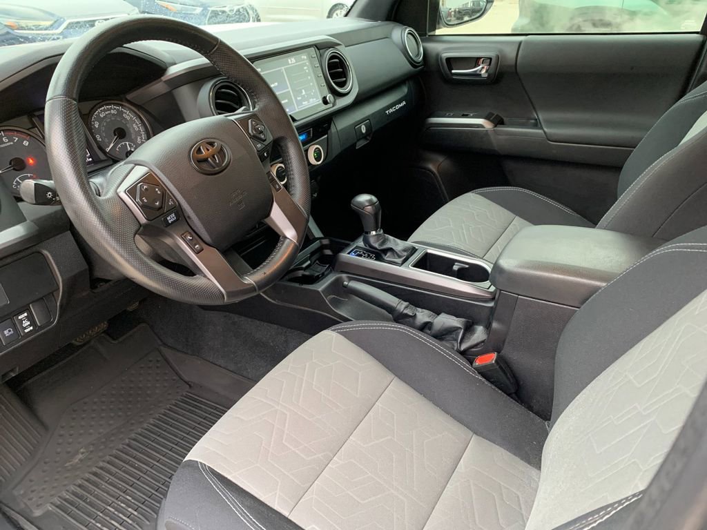 Used 2022 Toyota Tacoma TRD Off-Road w/ Technology Package image 11