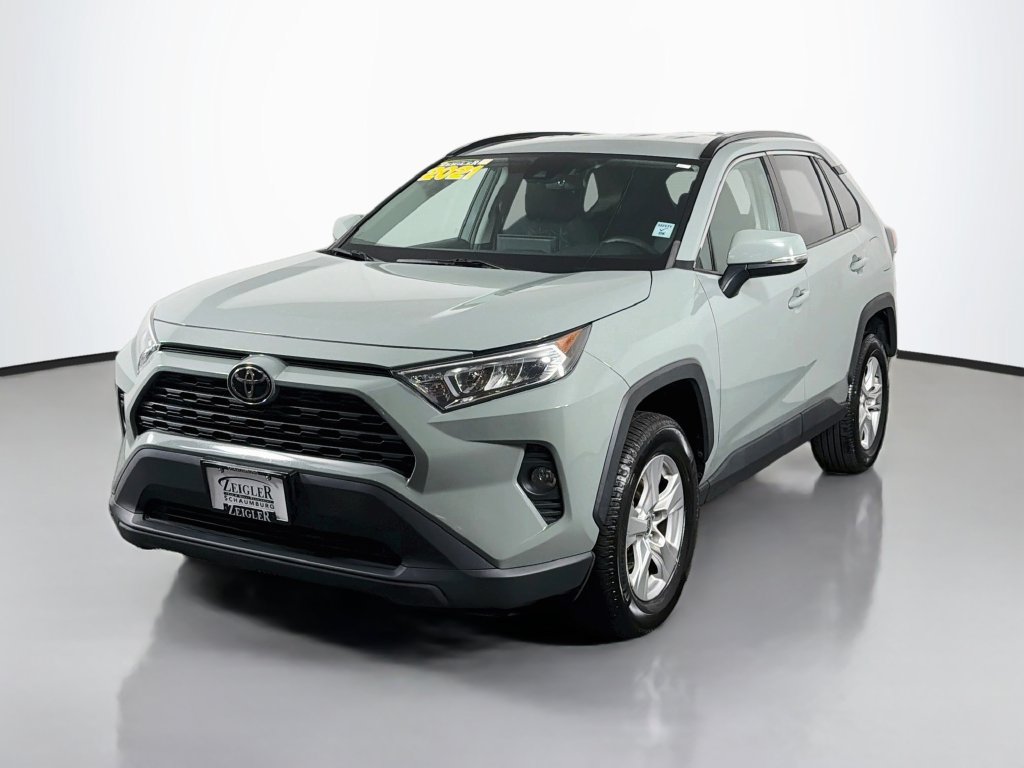 Used 2021 Toyota RAV4 XLE AWD/4WD image 3