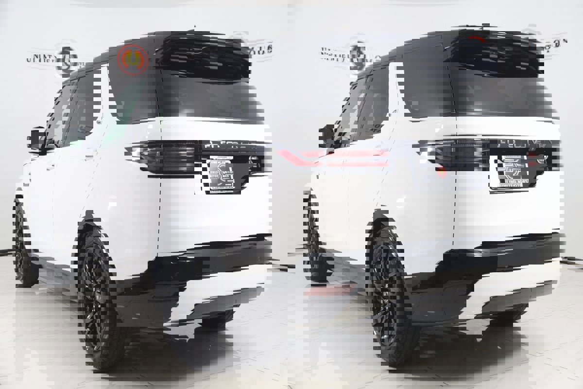 Used 2023 Land Rover Discovery S R-Dynamic image 4