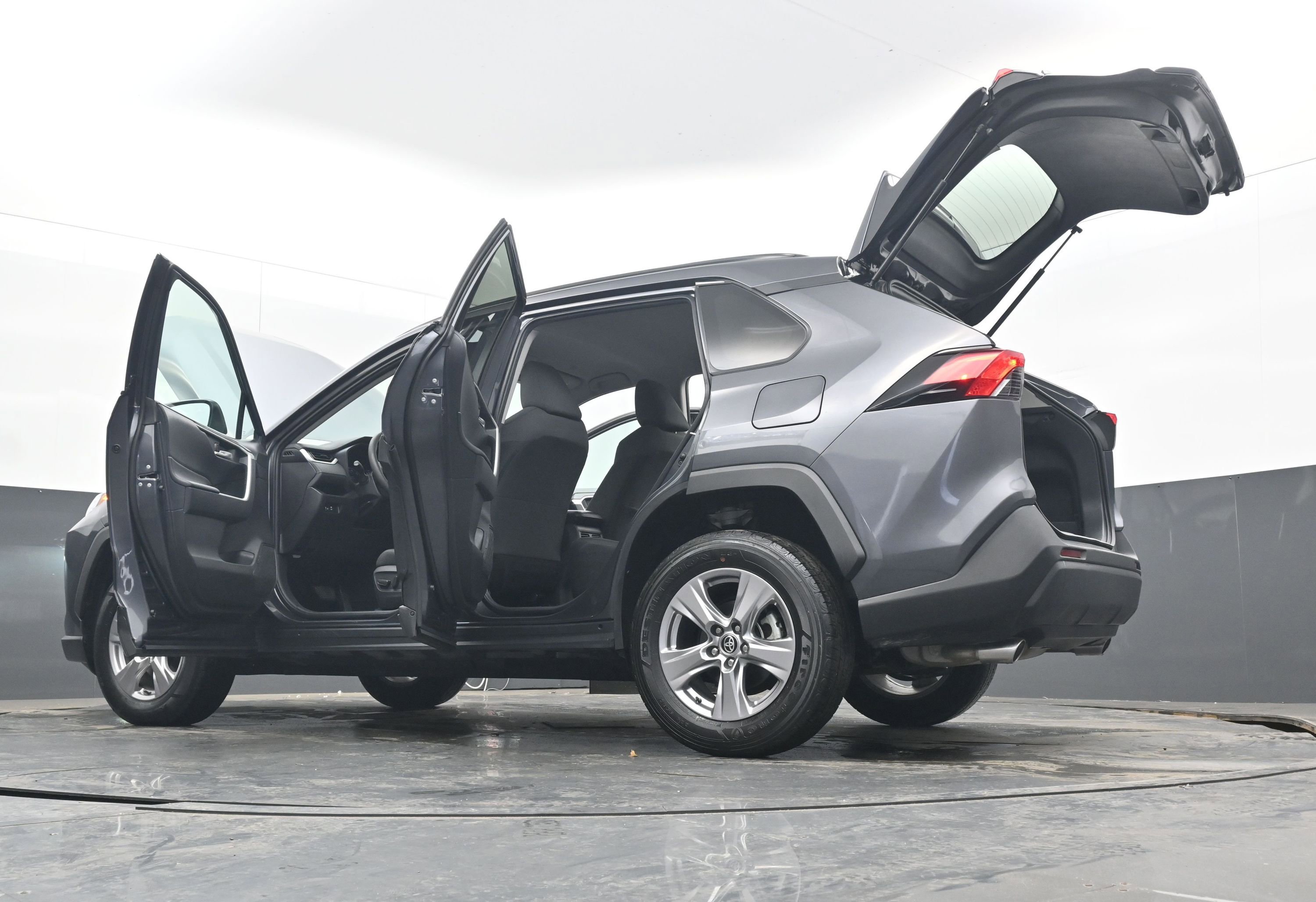 Used 2023 Toyota RAV4 XLE image 45