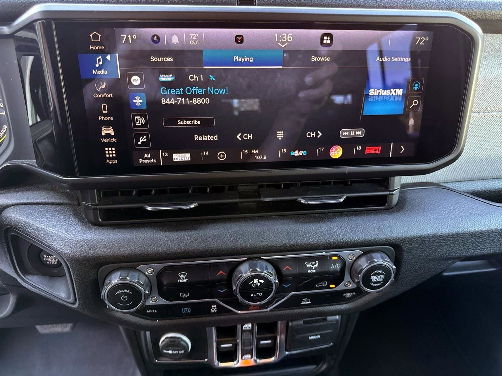 Used 2024 Jeep Wrangler Unlimited image 28