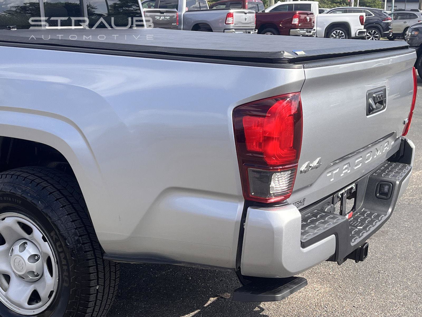 Used 2022 Toyota Tacoma SR AWD/4WD image 6