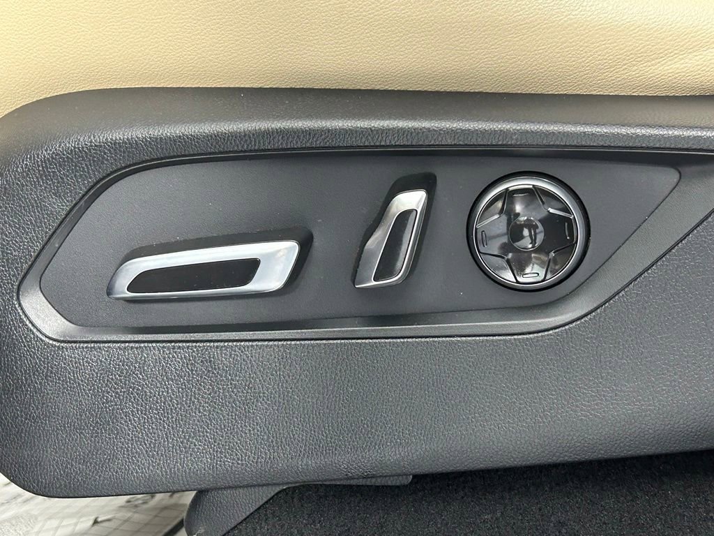 Used 2023 Acura MDX SH-AWD image 35